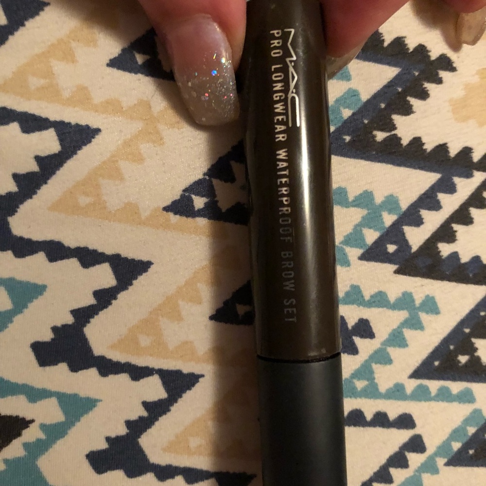 Mac Eyebrow tint